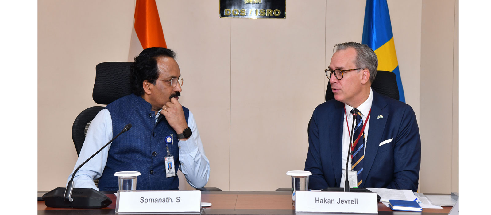 State Secretary Håkan Jevrell w ISRO Chairman Dr S Somanath